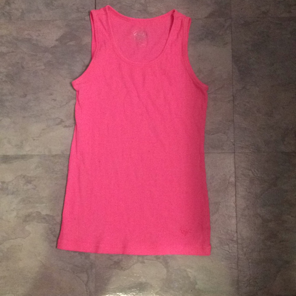 Red and pink tanks
